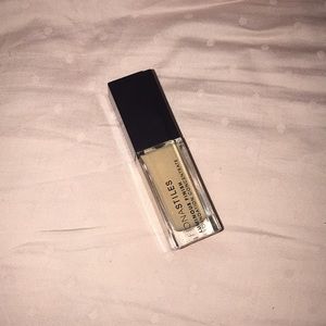 Fiona Stiles luminous finish foundation